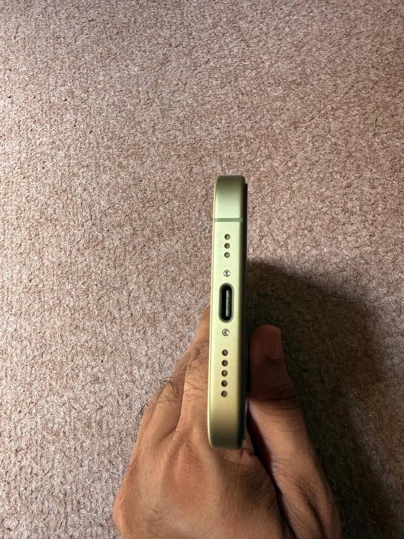 Apple iPhone 17 5