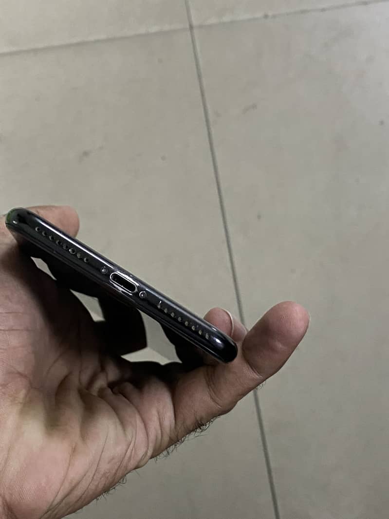 Apple iPhone 7 Plus 2