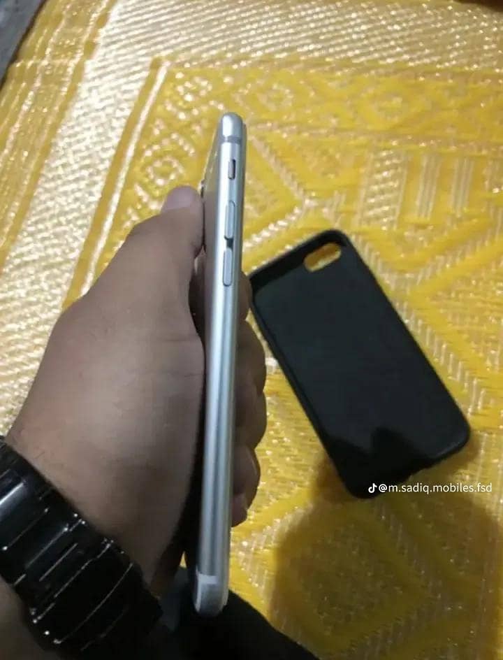 Apple iPhone 7 2