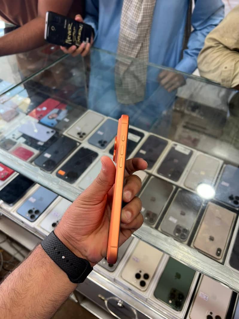 Apple iPhone 17 Pro Max 1