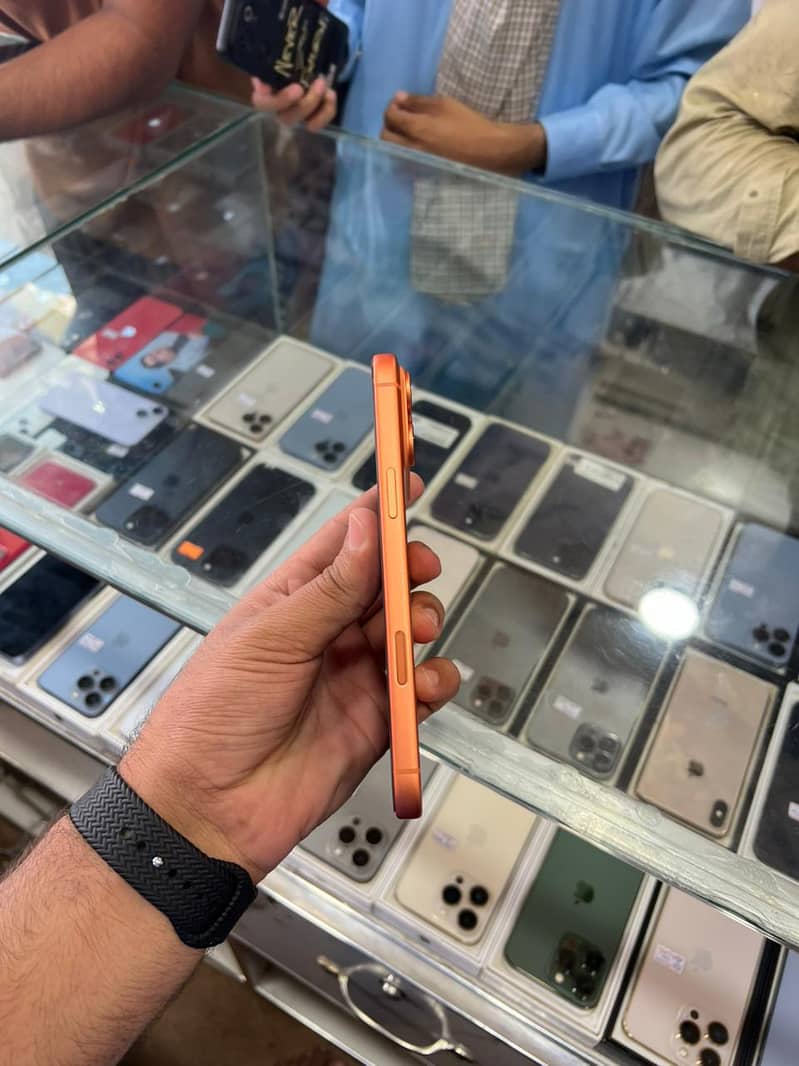 Apple iPhone 17 Pro Max 2