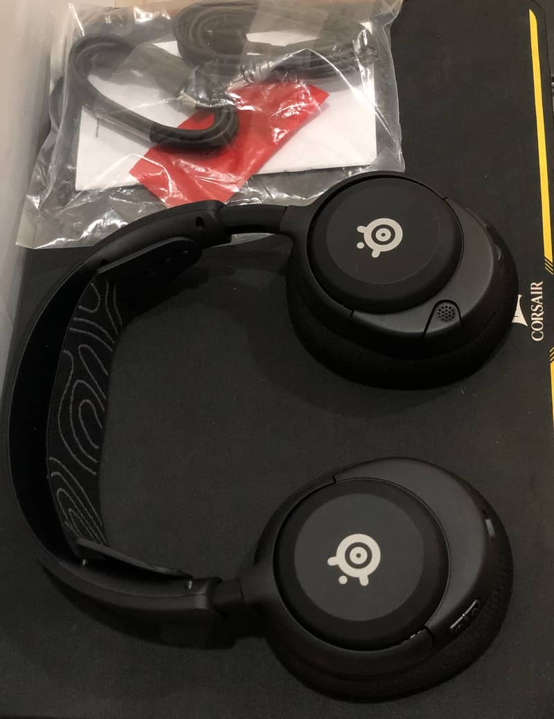 Steelseries arctis Nova 5 wireless 0