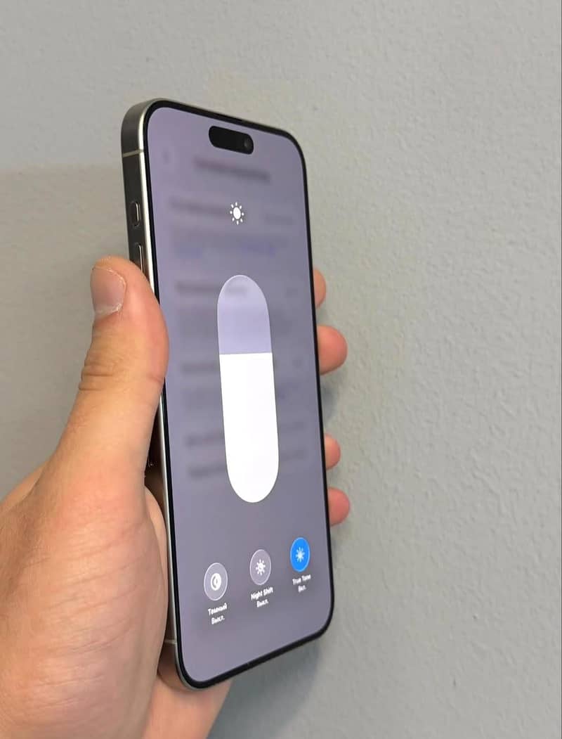 Apple iPhone 15 Pro 2