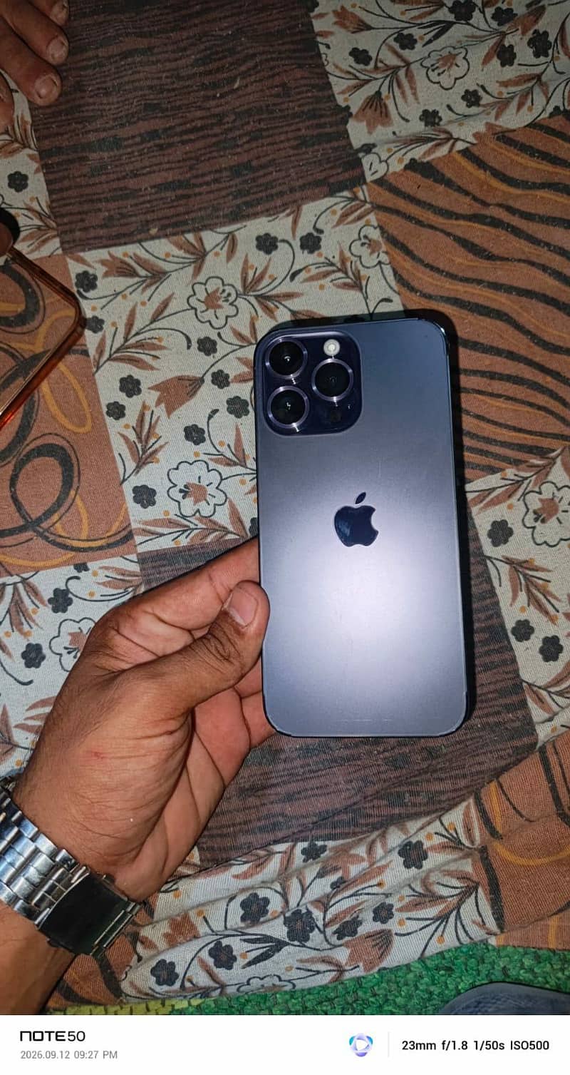 Apple iPhone 14 Pro Max 1