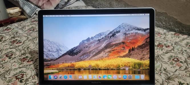 Apple MacBook Pro 2010 | Core i7 | 8GB RAM in Good Condition.