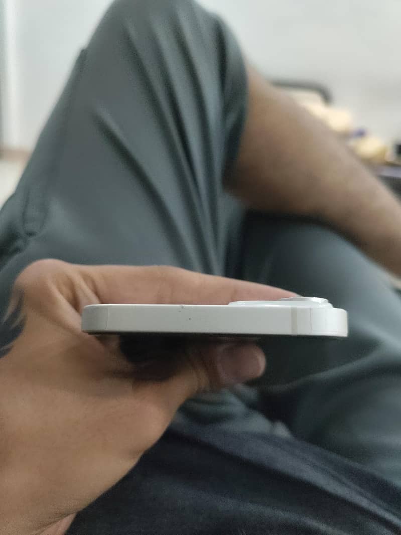 Apple iPhone 14 plus JV 5