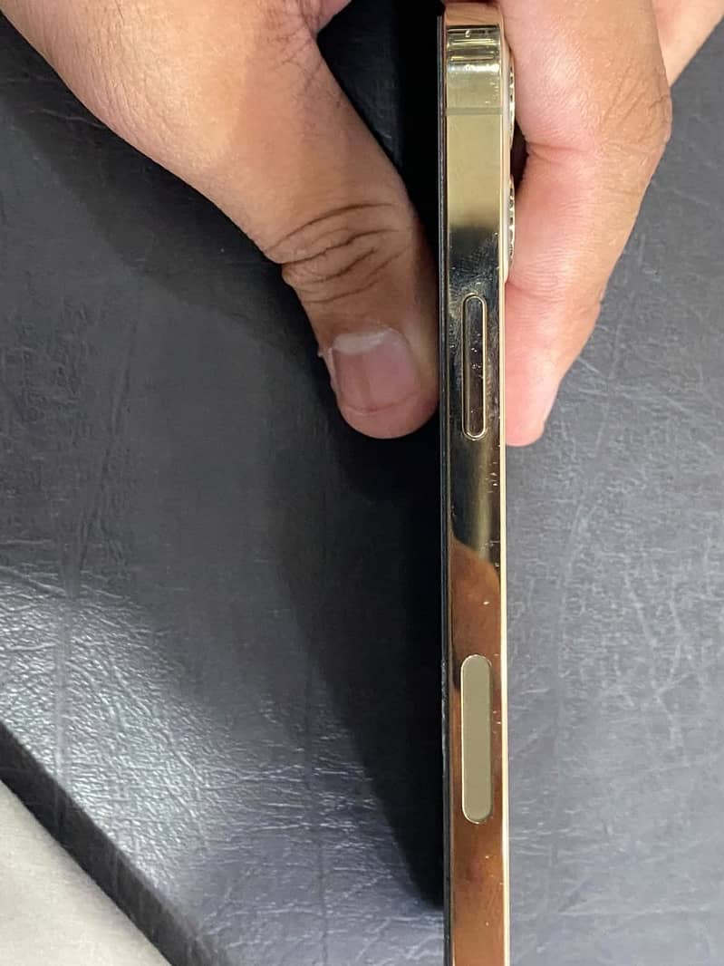 Apple iPhone 12 Pro 2