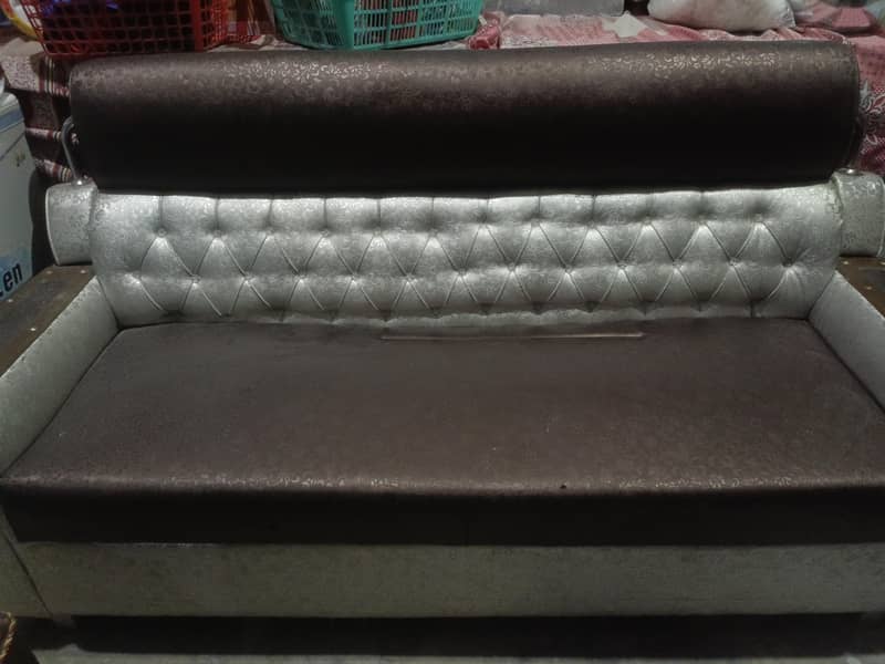 used sofa 0