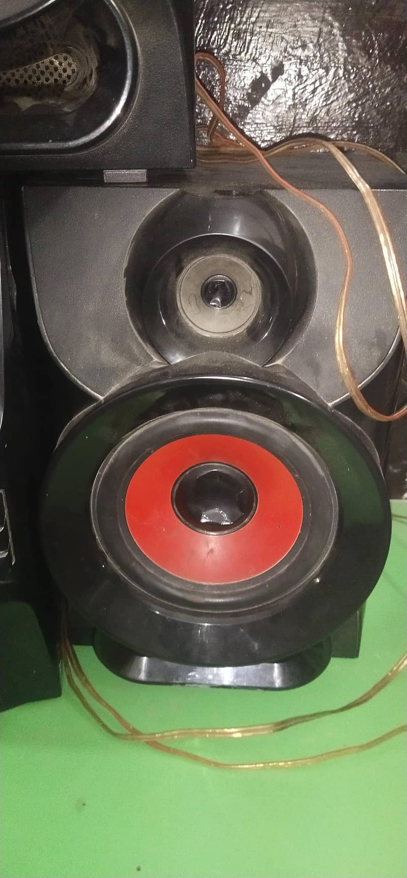 speakers 2