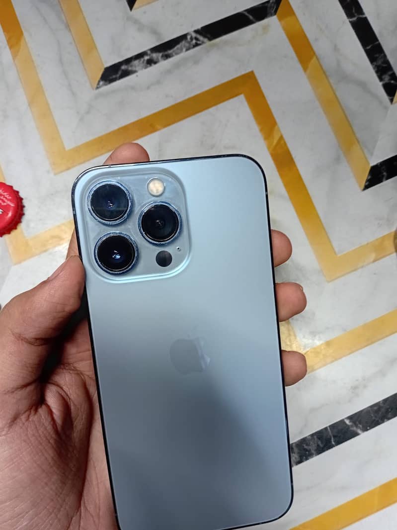 Apple iPhone 13 Pro 4