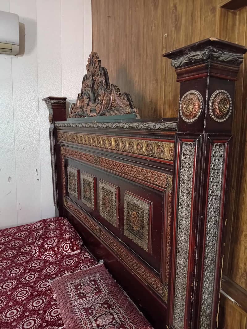 King size bed 1