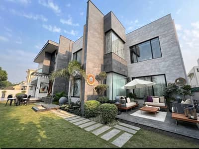 100 % Original Deal 1 Kanal Beautiful Well Mentioned Fully Basement Bungalow For Sale In Very Reasonable Price Near To Wateen Chowk & Big Park