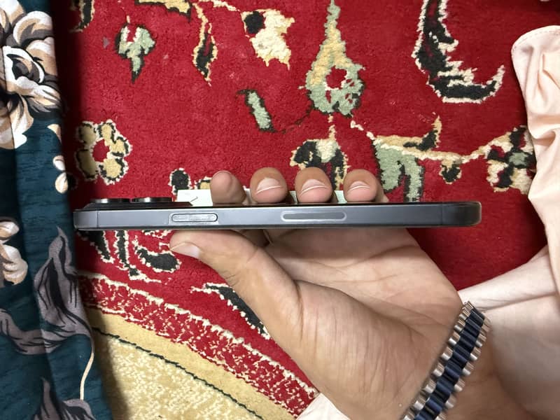 Apple iPhone 15 Pro Max 5