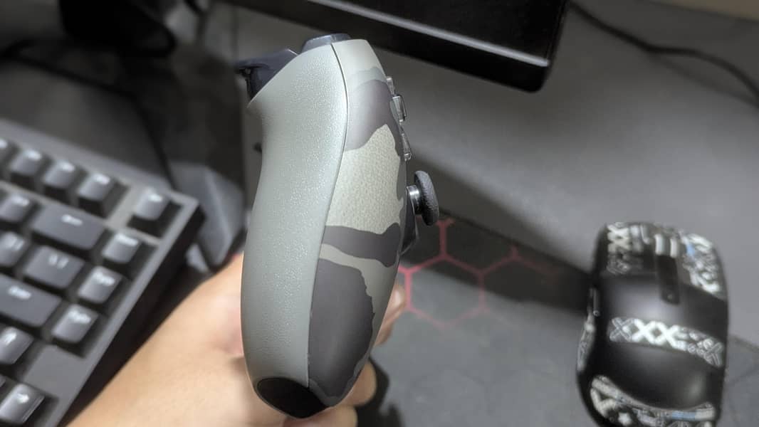 PS5 dualsense controller with Box 2