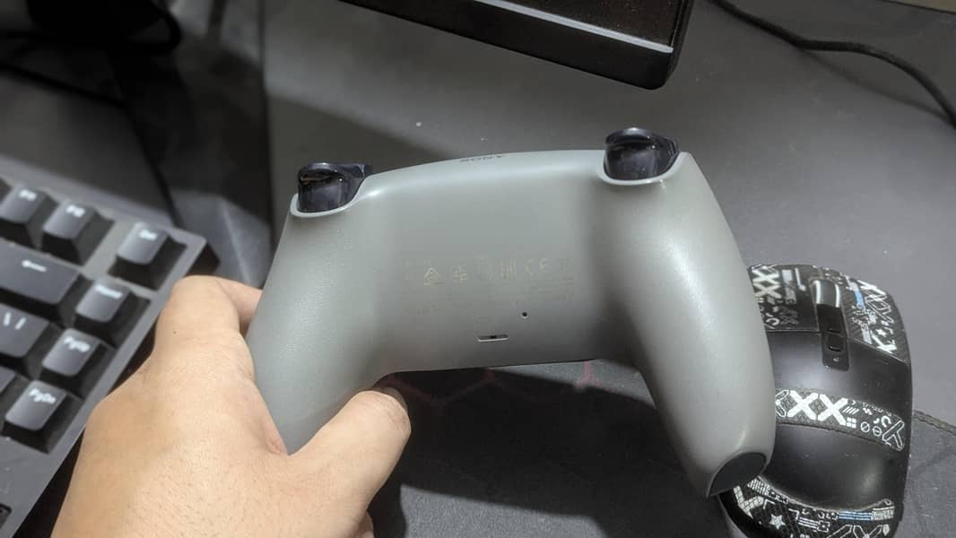 PS5 dualsense controller with Box 3