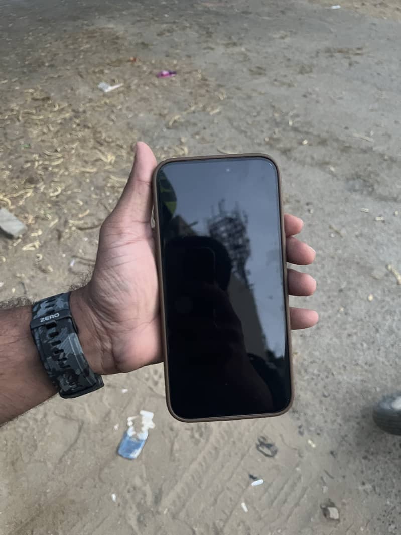 Apple iPhone 15 Pro Max 2