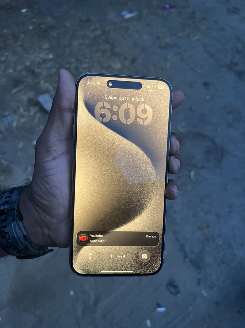 Apple iPhone 15 Pro Max 7