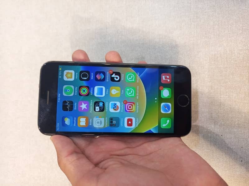 Apple iPhone 8 0