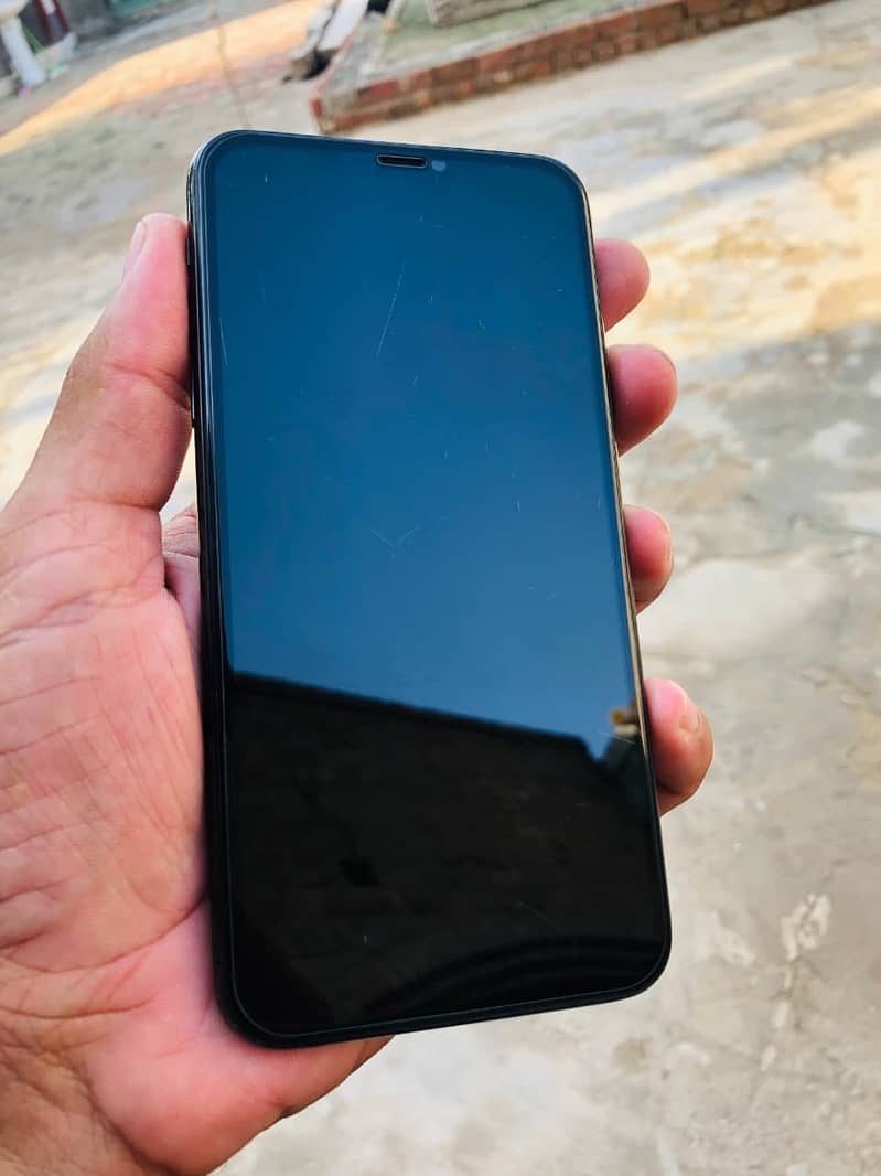 iphone 11 pro max 2