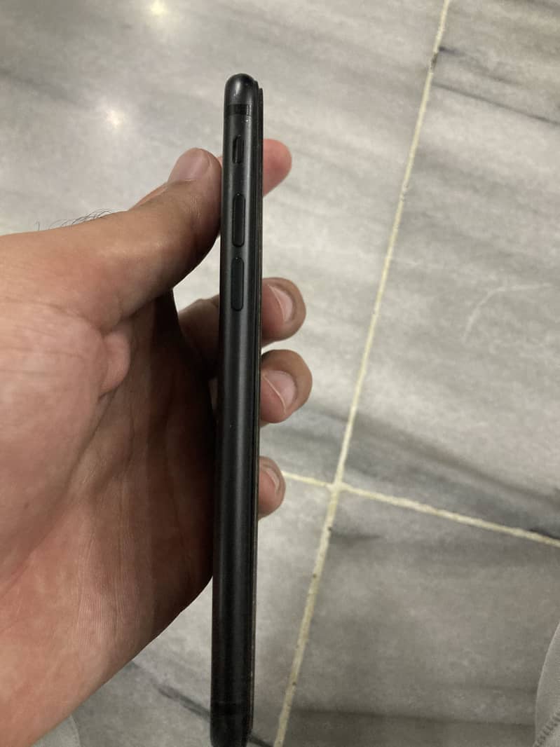 Apple iPhone 7 2