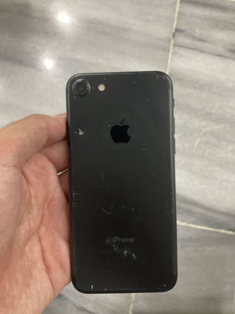 Apple iPhone 7 3