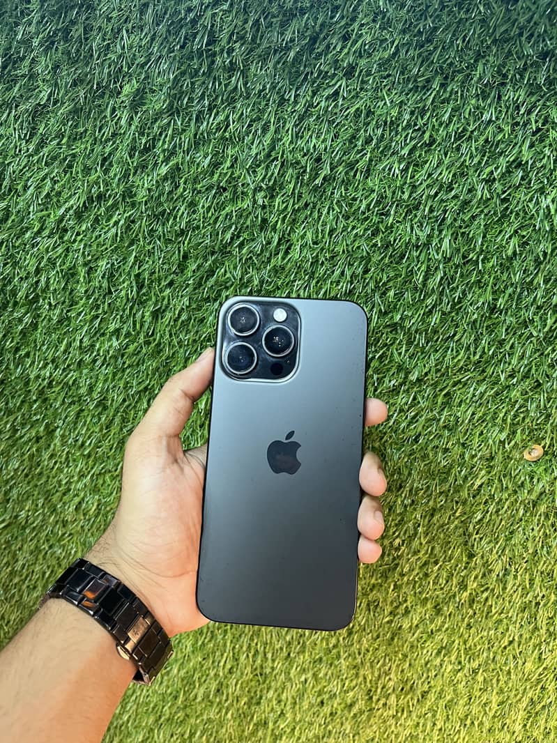 Apple iPhone 15 Pro Max 0