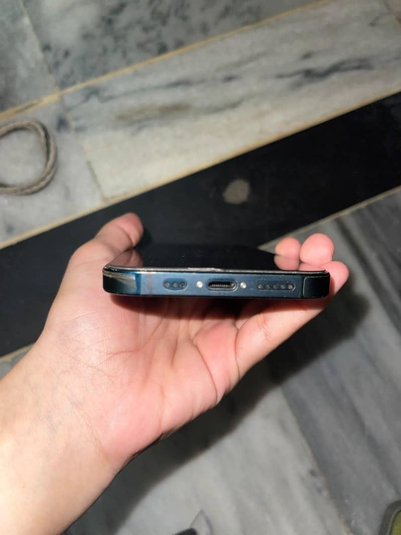 Apple iPhone 13 3