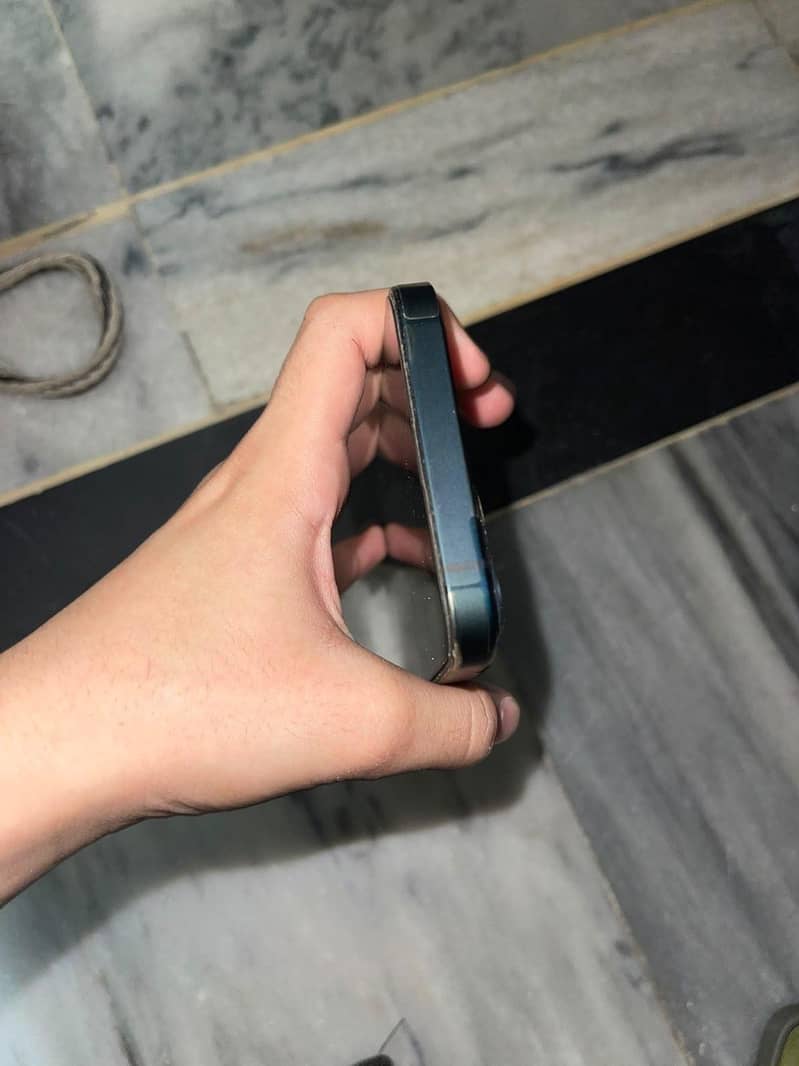 Apple iPhone 13 4