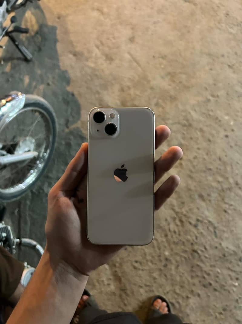 Apple iPhone 13 0