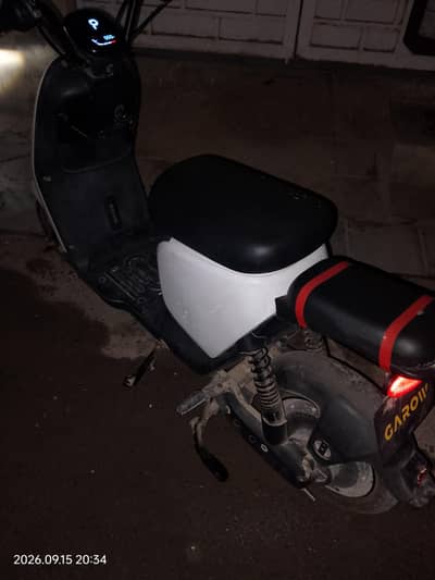 ELECTRIC SCOOTY AVAILABLE HARE