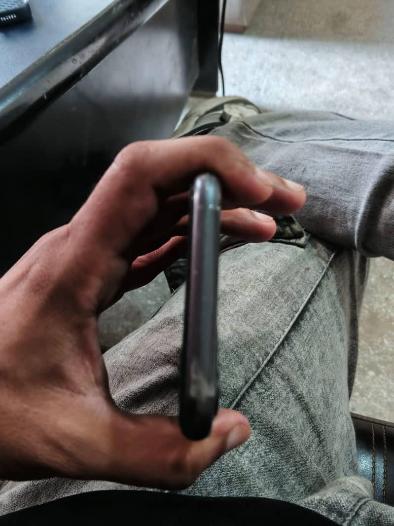 Apple iPhone 11 5