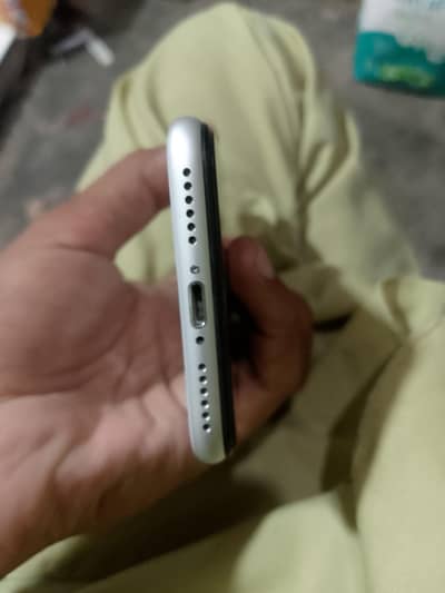 Apple iPhone 8