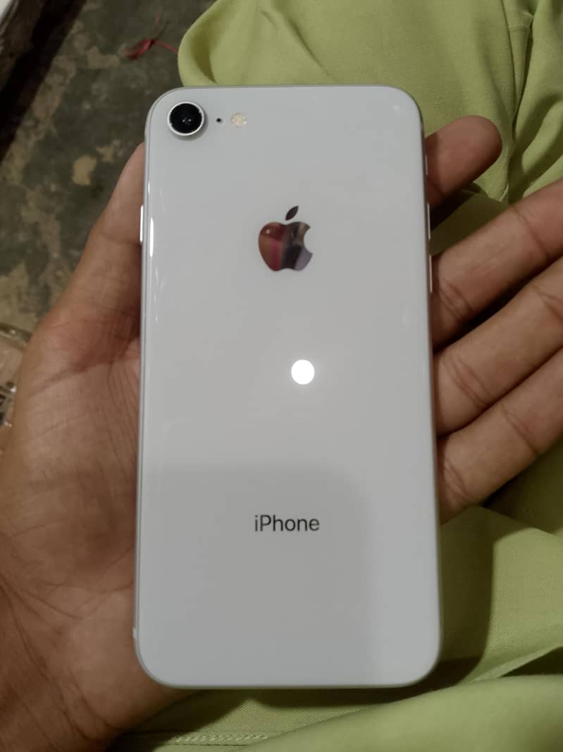 Apple iPhone 8 3