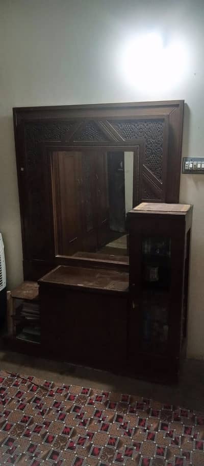 Dressing table