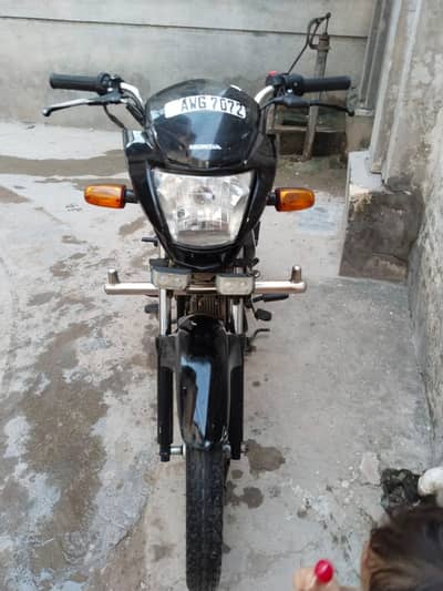 Honda pridor bike bikul saff hai jis ne leni hai rabta kere03064210505