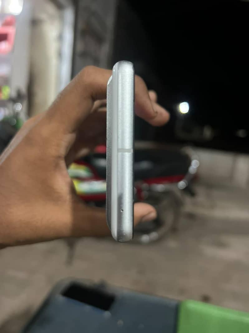 Google Pixel 7 5