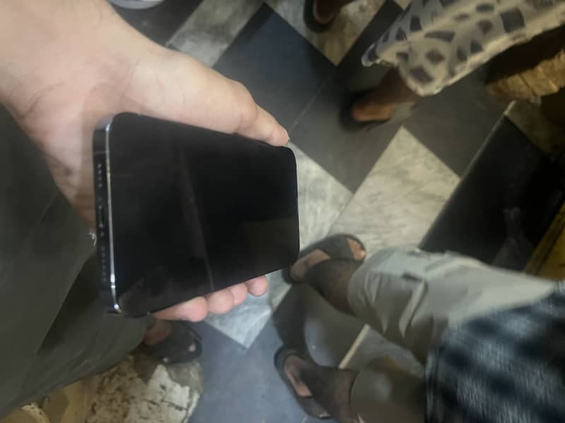 Apple iPhone 13 Pro Max 3