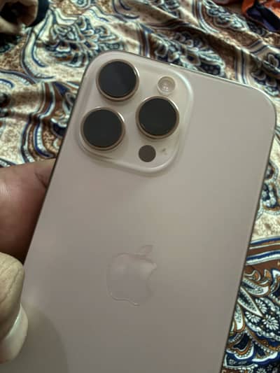 Apple iPhone 16 Pro Max