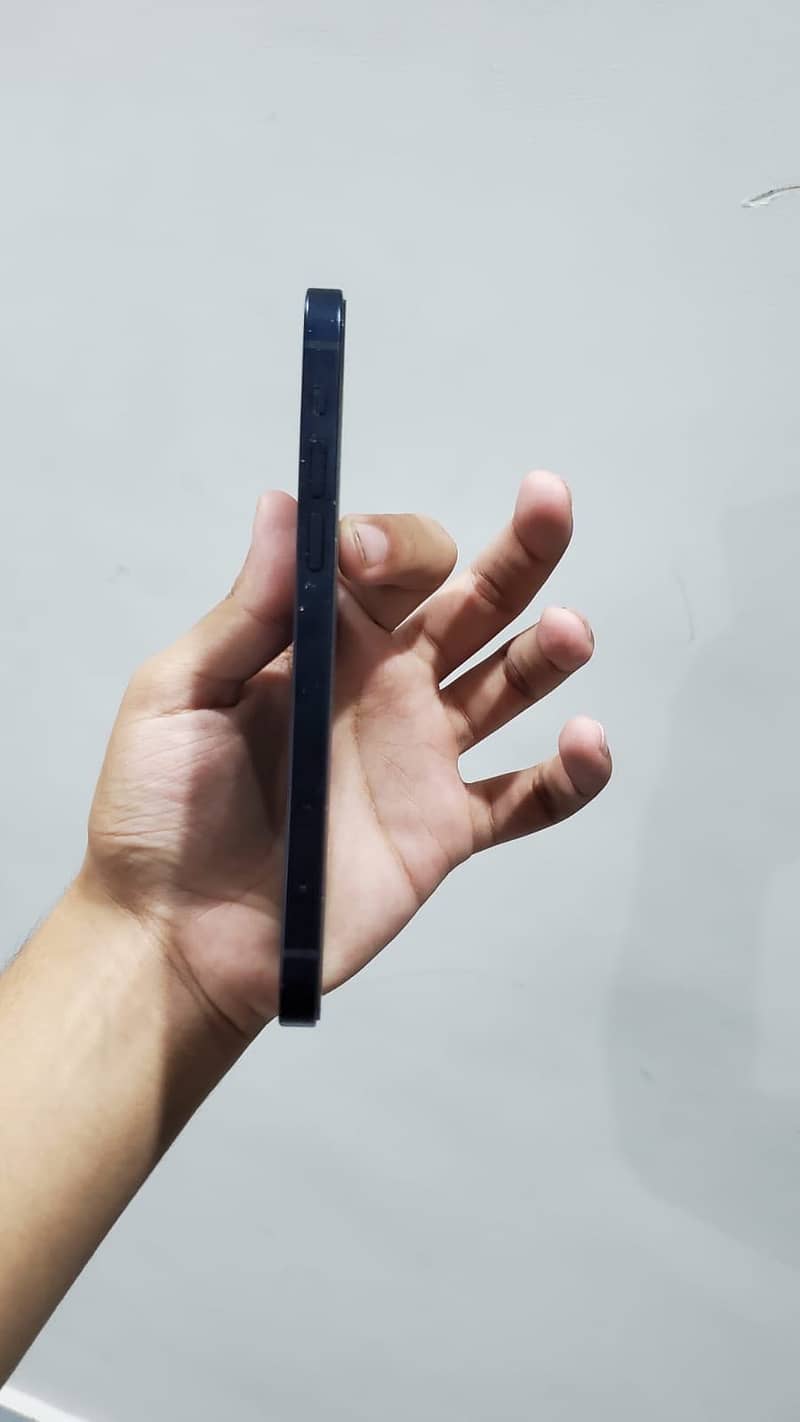 Apple iPhone 12 7