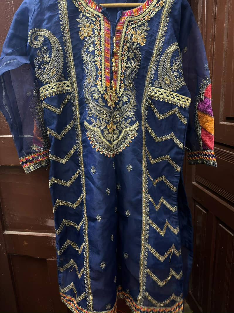 dresses 16