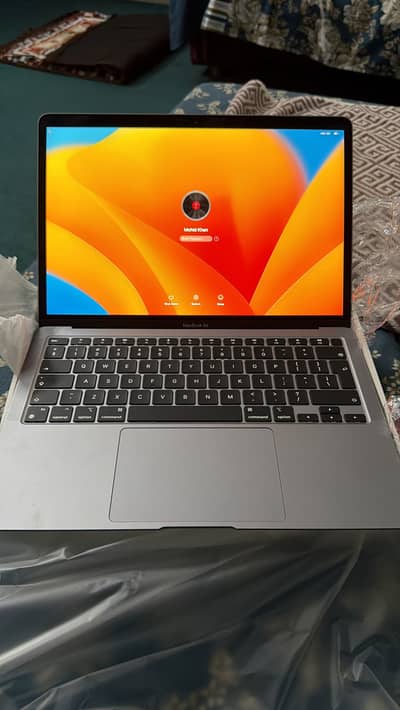 Apple MacBook Air 13-inch (M1)
