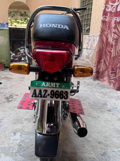 honda 70 25/26 bilkul saf Condition ma