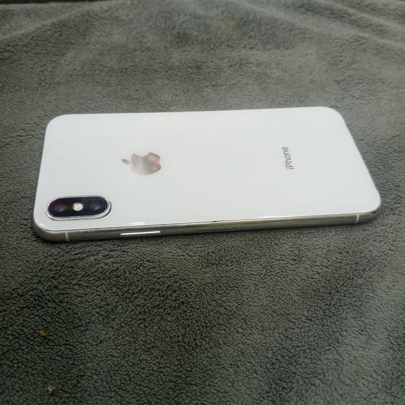 Apple iPhone X 3