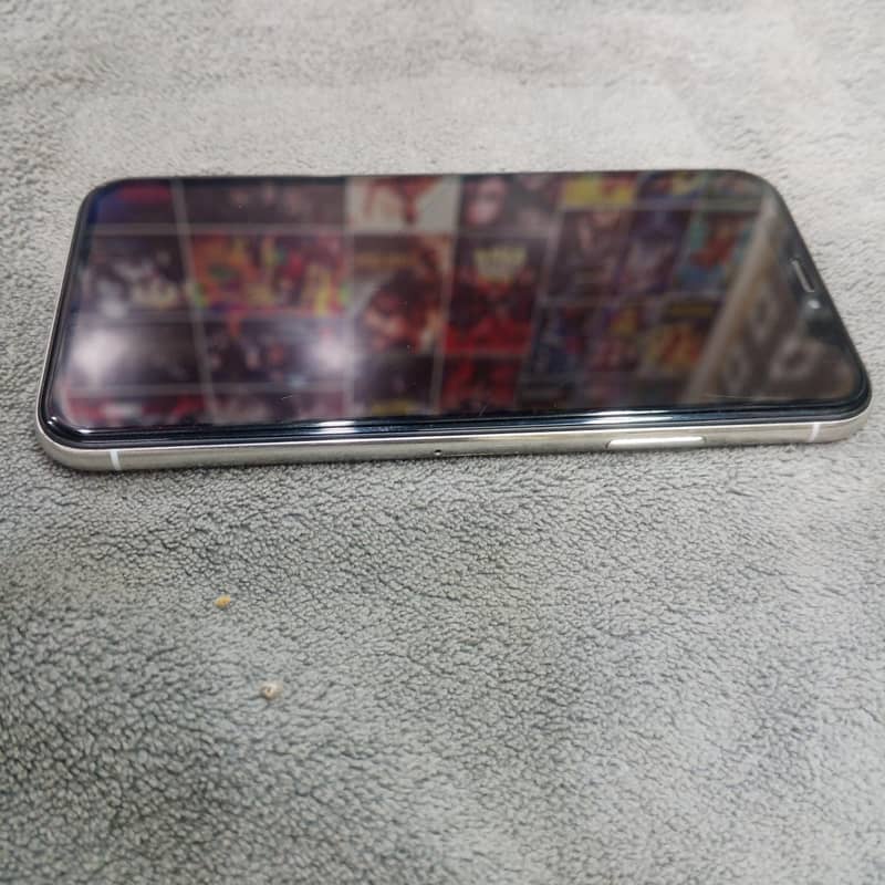Apple iPhone X 5