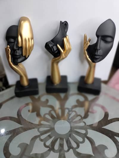 Apne ghar ki decoration ko elegant aur unique look dein.