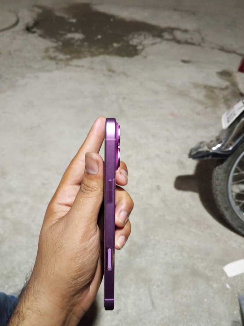 Apple iPhone 16 Plus 2