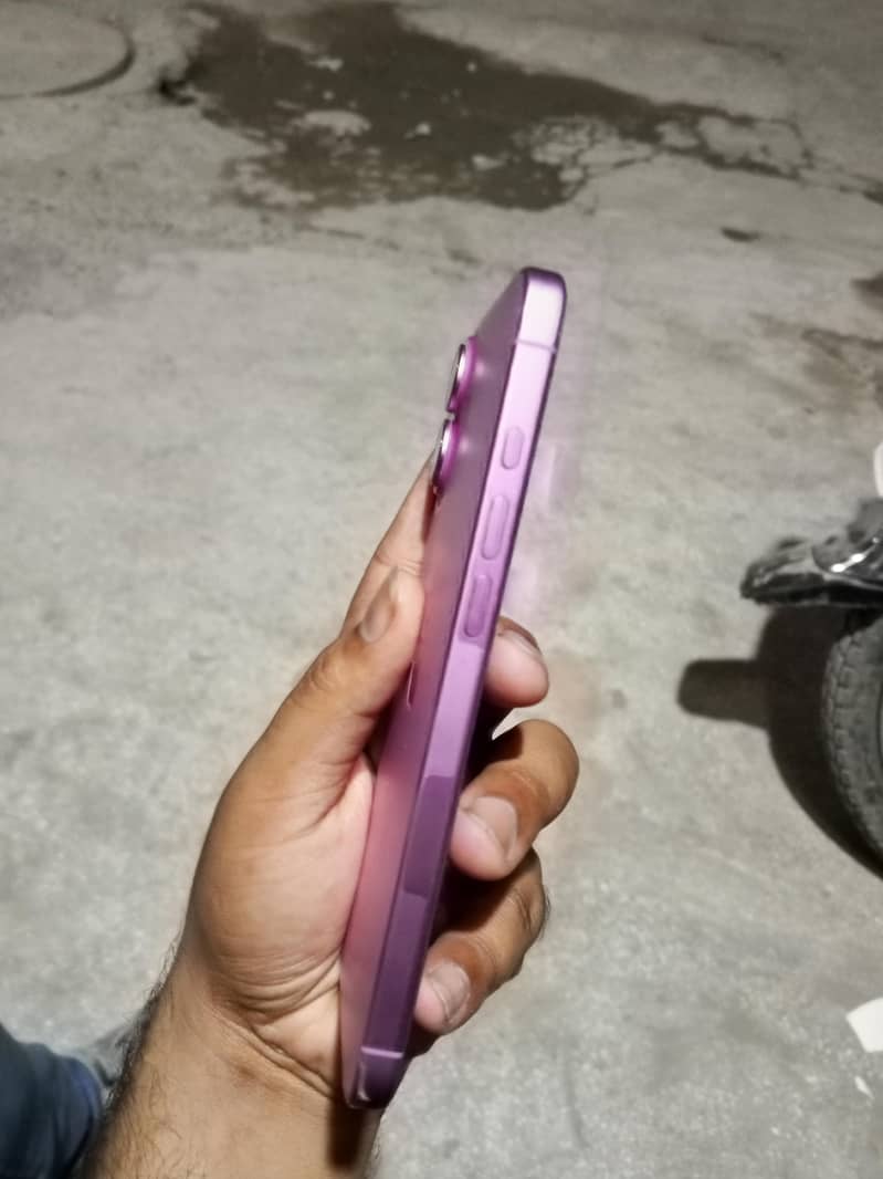 Apple iPhone 16 Plus 4