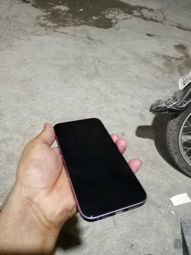 Apple iPhone 16 Plus 5