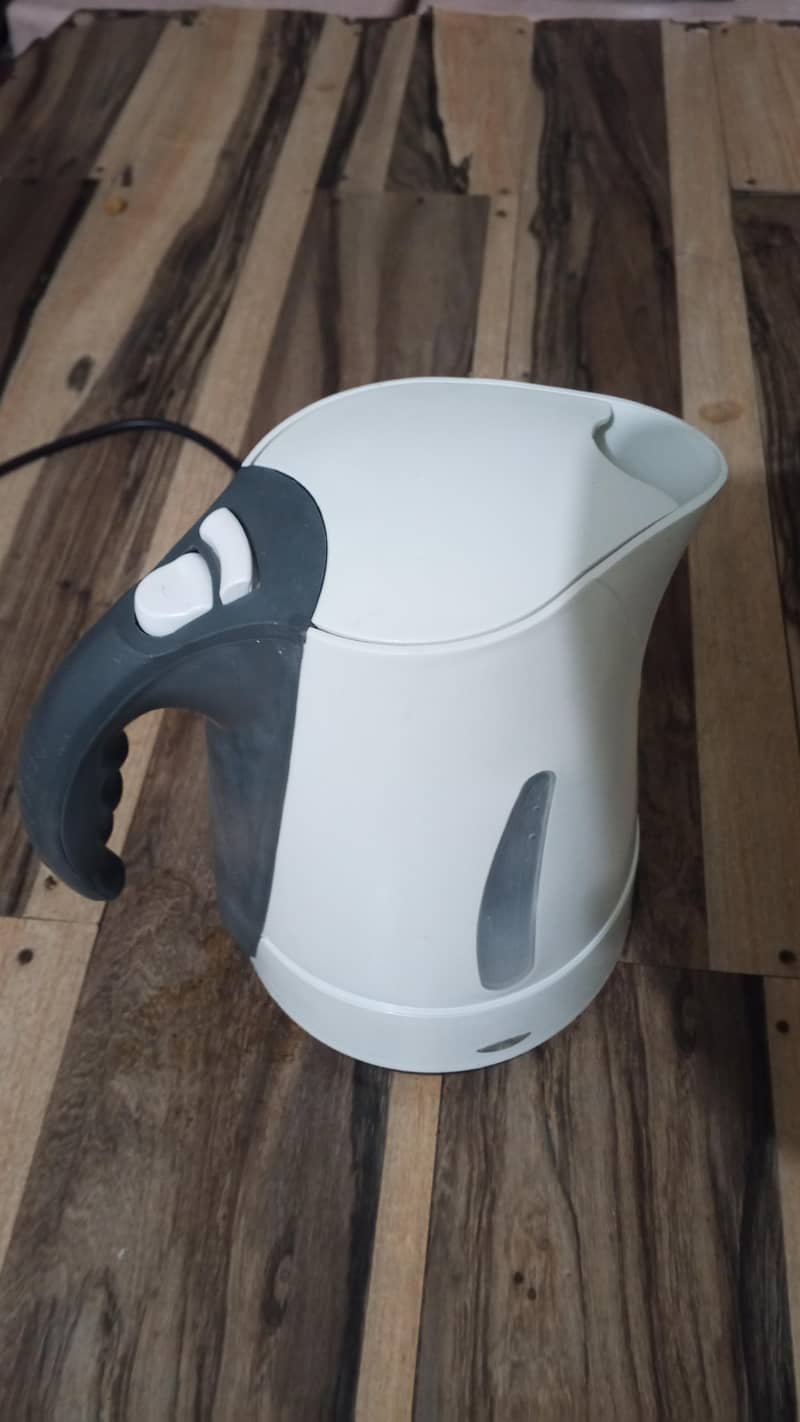 Ellectric Kettle 1