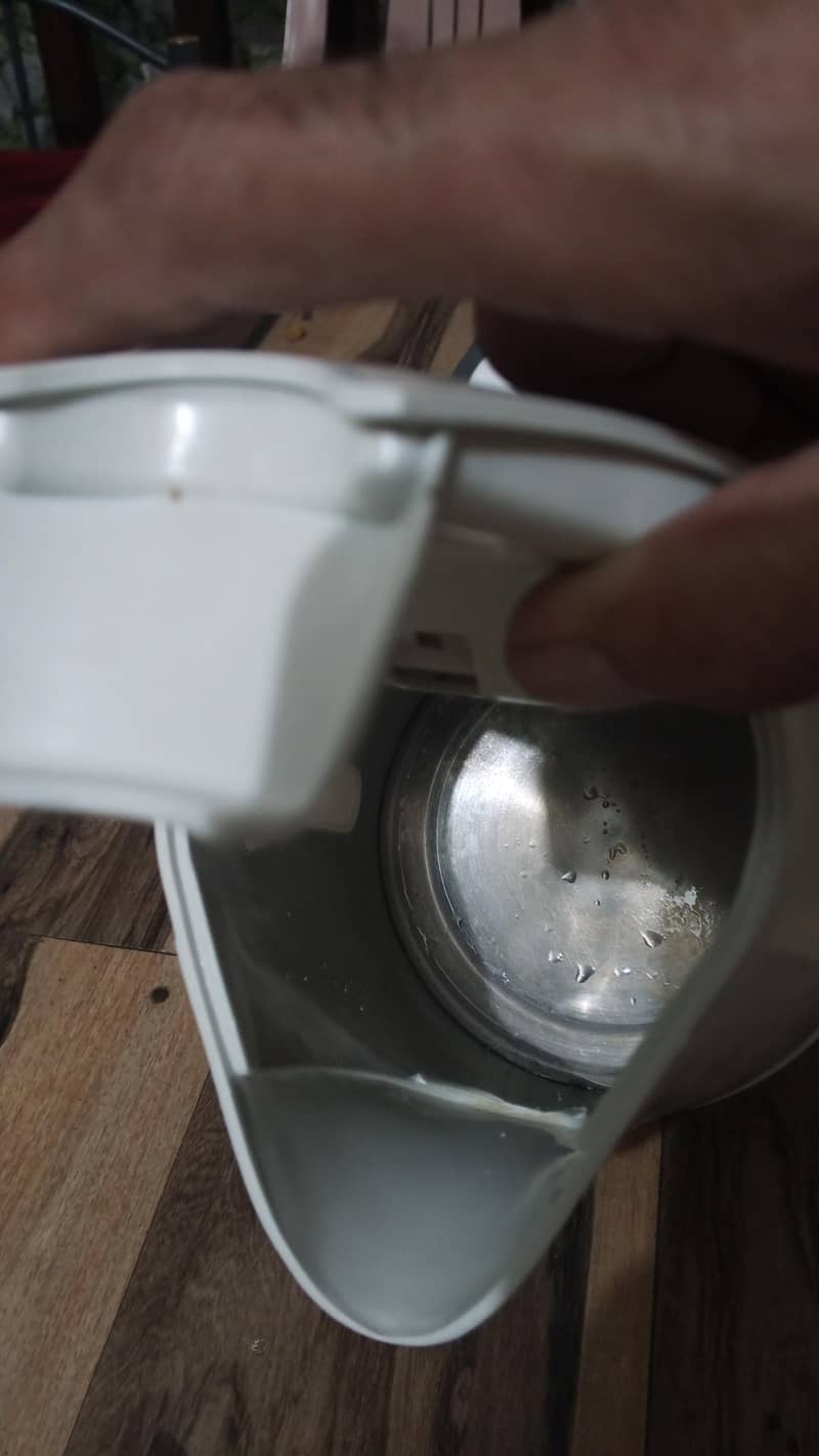 Ellectric Kettle 3